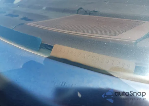 1982 Oldsmobile Cutlass Supreme Brougham z USA, uszkodzony, nr VIN 1G3AM69A7CM547299